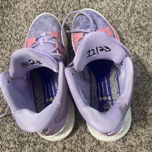Nike Kyrie 7's Daughters Azurie Sneaker